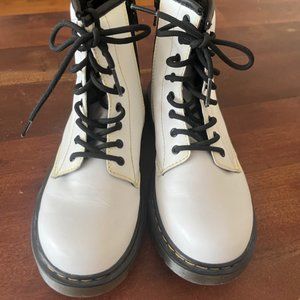 Dr Martens - Junior 1460 White Leather Lace up Boots - Size 4